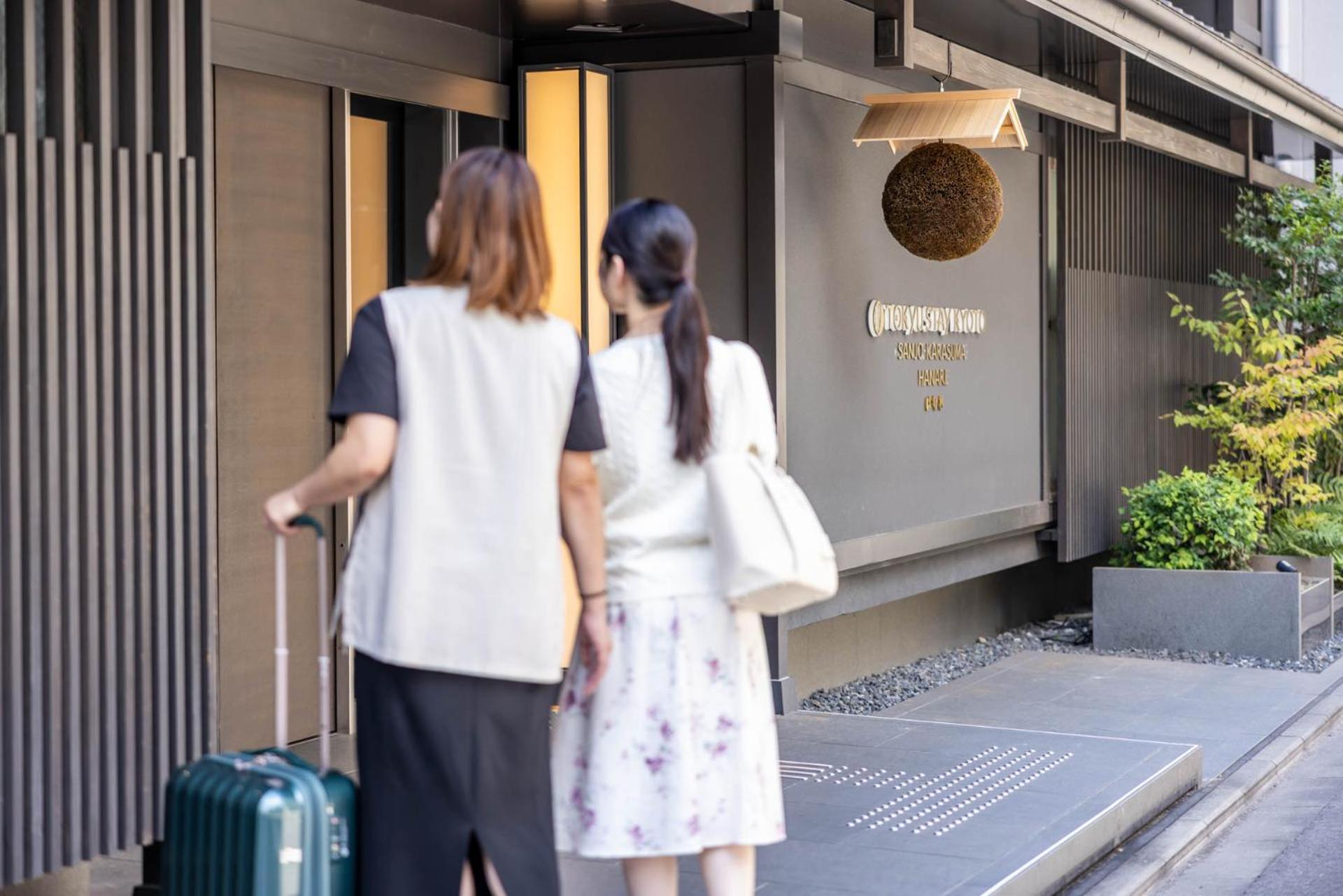 โตคิว สเตย์ เกียวโต ซันโจ-คาราสุมะ Hotel ภายนอก รูปภาพ