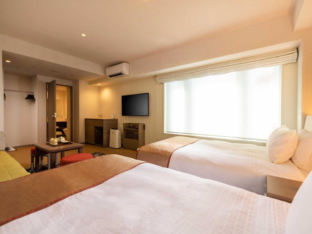 โตคิว สเตย์ เกียวโต ซันโจ-คาราสุมะ Hotel ภายนอก รูปภาพ