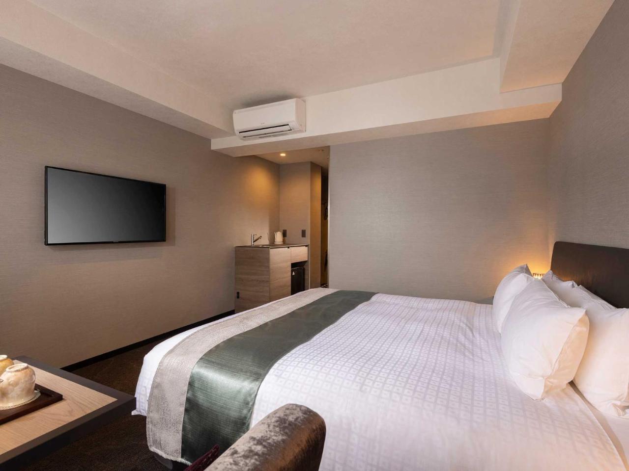 โตคิว สเตย์ เกียวโต ซันโจ-คาราสุมะ Hotel ภายนอก รูปภาพ